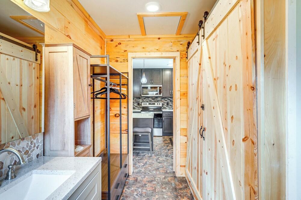 Boat, Fish & Hike: Cozy Getaway in Twin Lake!