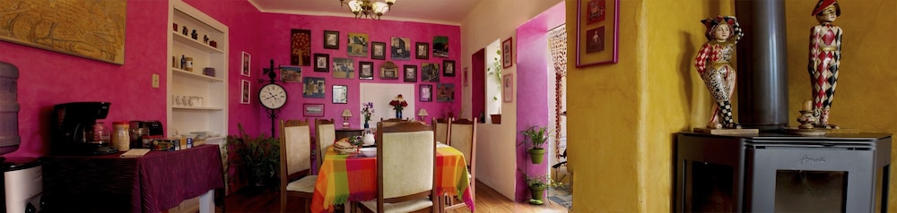 La Casa Amarilla