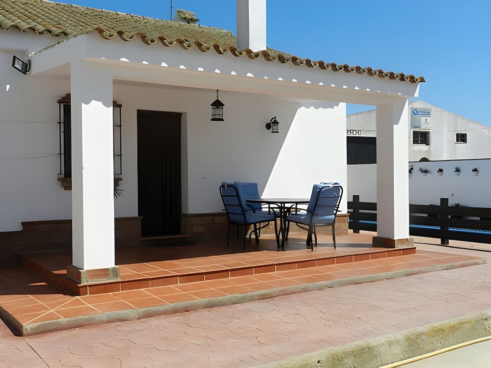 Casa piscina privada un paso del pueblo