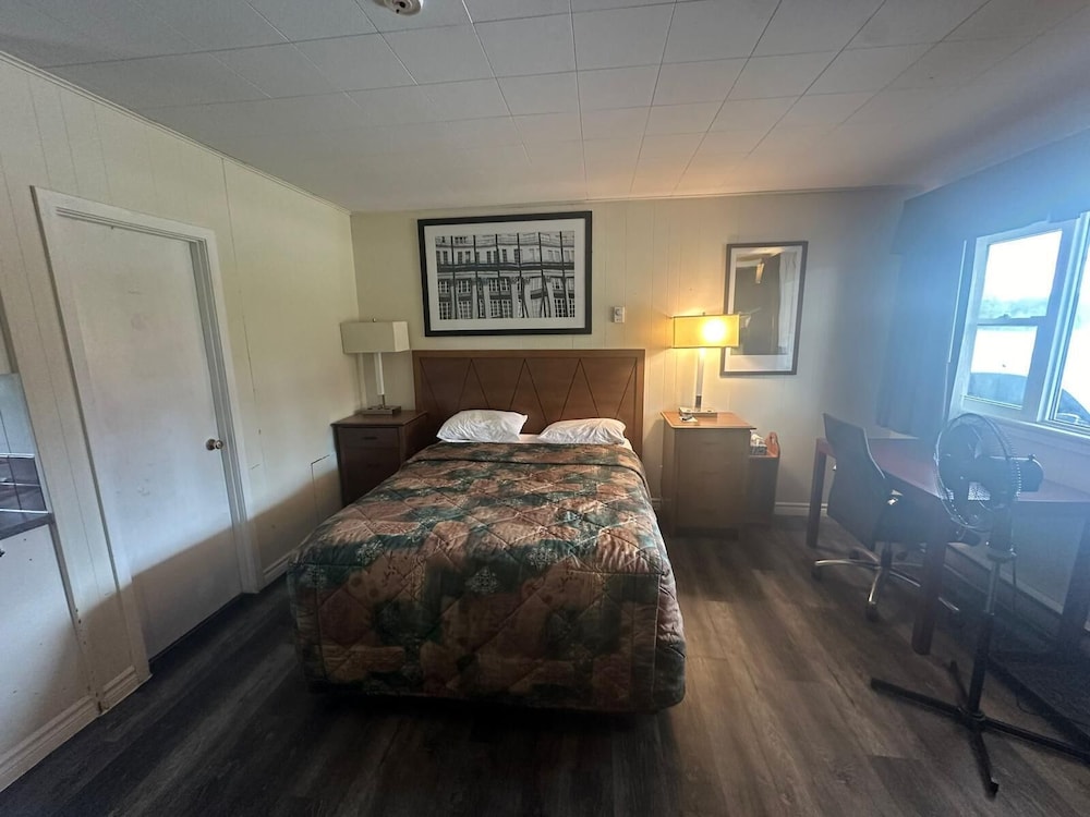 Pine Ridge Motel