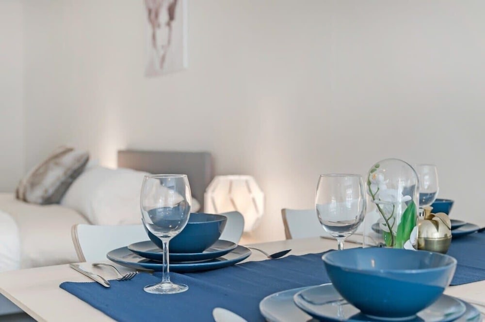 A Comfy & Modern Studio Near Darling Harbour