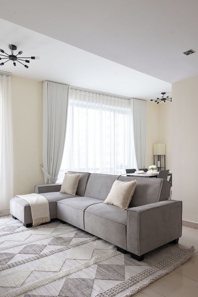 Bright & Cozy Apartment in Dubai Marina