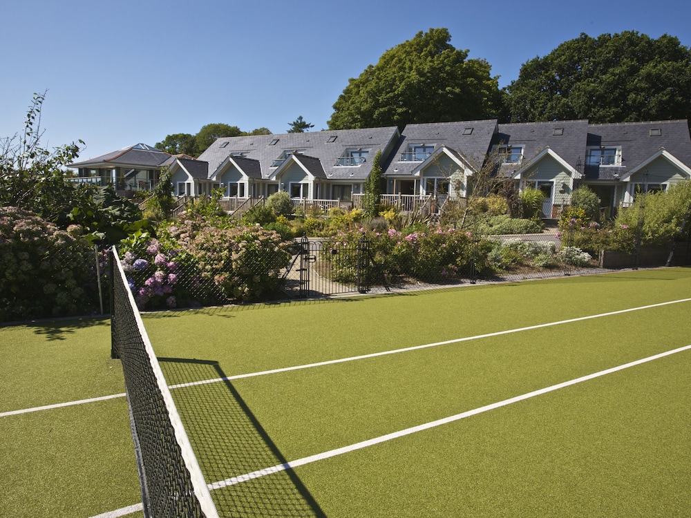 4 Court Terrace, Hillfield Village
