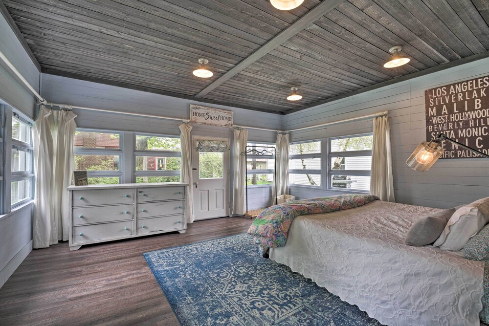 Romantic Country Apt by Lake Erie & Wineries! view 4