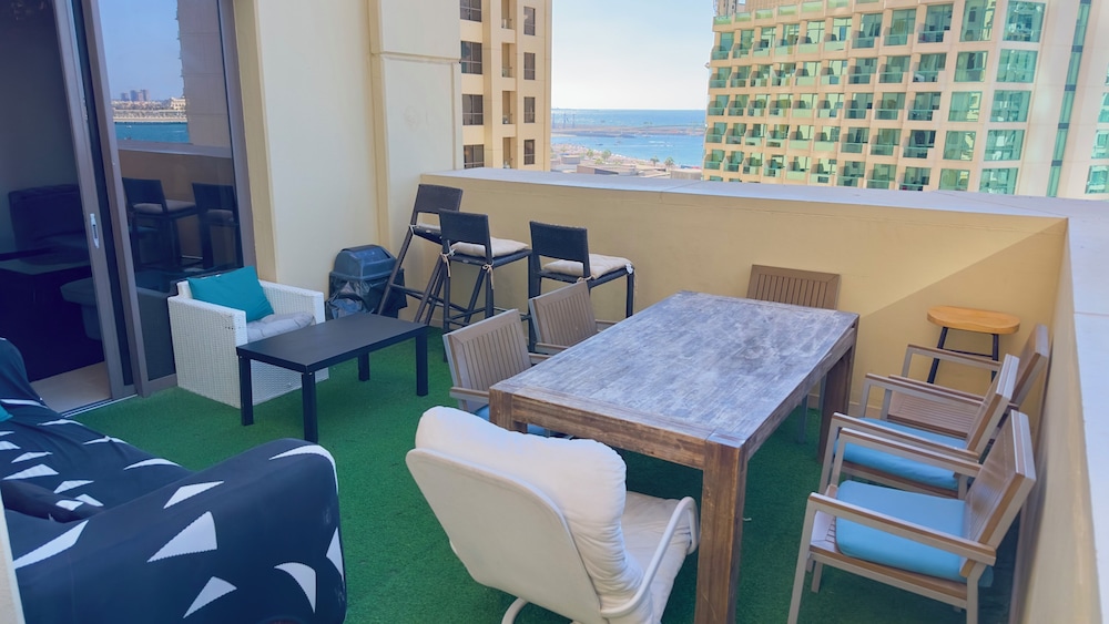 Bollywood Beach Hostel