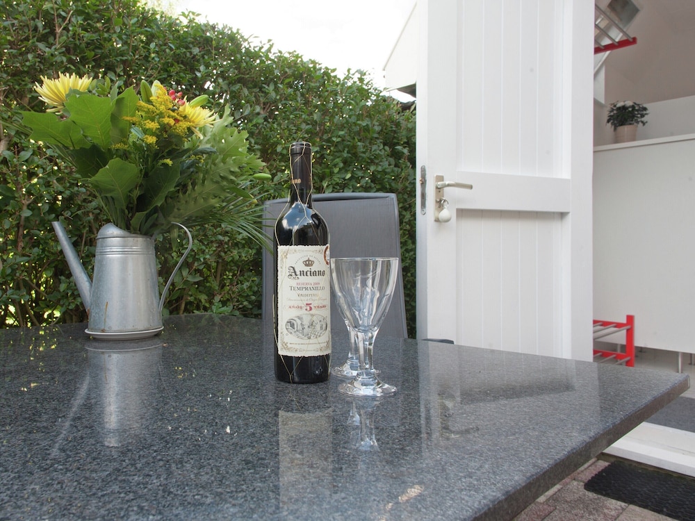 Beautiful Holiday Home Near Lawn Bowling in Krabbendam view 4