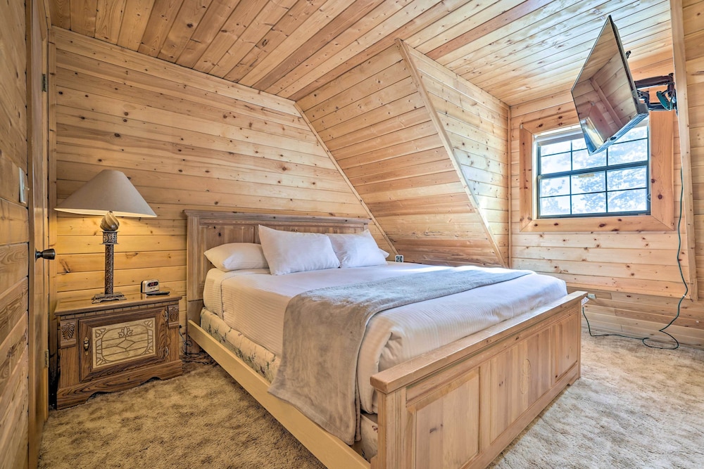 Rustic Duck Creek Village Cabin w/ Fire Pit! view 3