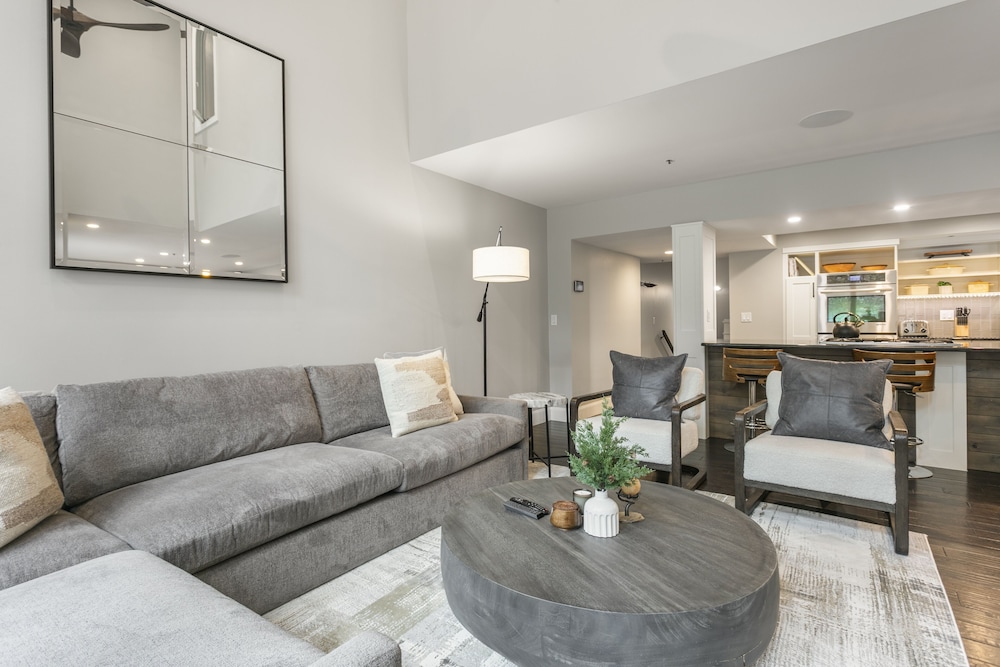 1158 - Three Bedroom Deluxe Stonebridge 3 Condo