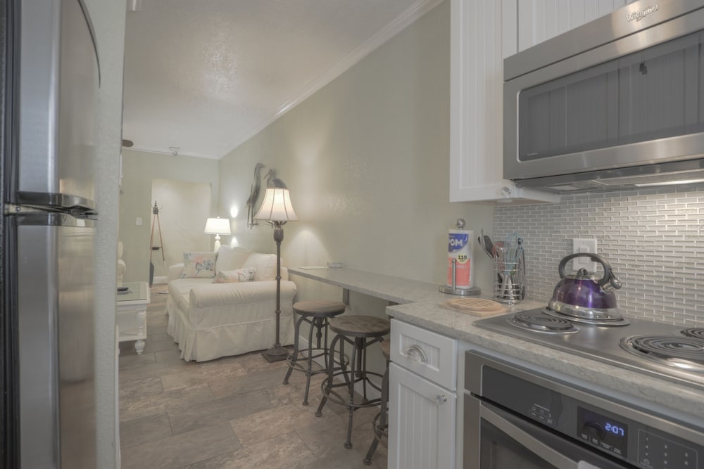 105 Clearwater Beach Suites 1 Bedroom Condo by RedAwning view 2