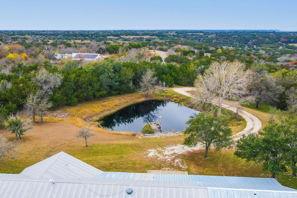 5BR Luxury Home w/ Pool & Wrap-around Porch