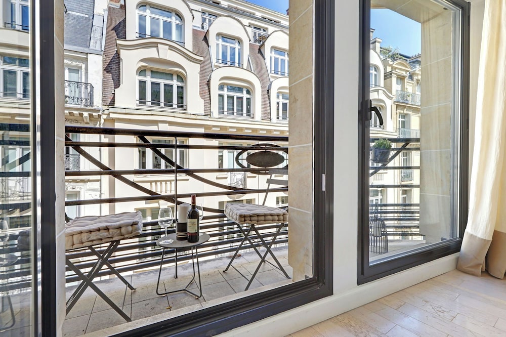 Stylish 2BR Near Faubourg Saint-Honoré