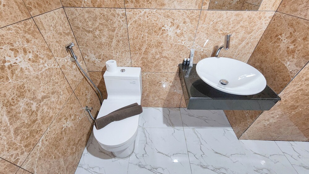 Best Deal 1Br And Modern Look At Grand Sungkono Lagoon Apartment