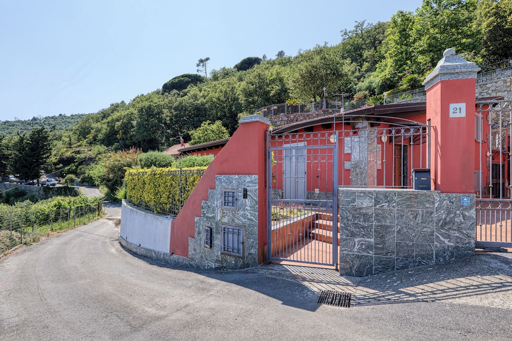 Villa Belvedere - L - Pool And Relax