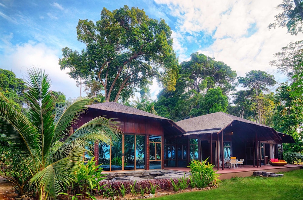 Borneo Eagle Resort
