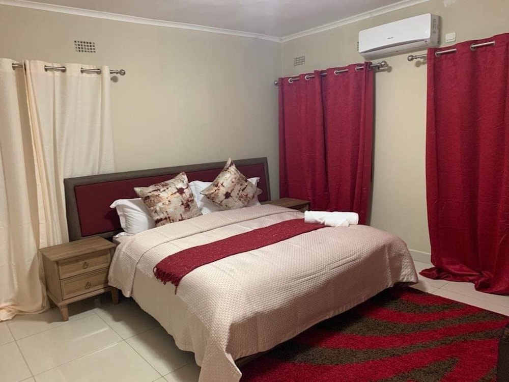 Executive 3 Bedrooms Fully Furnished Apartment Close to Amenities view 2