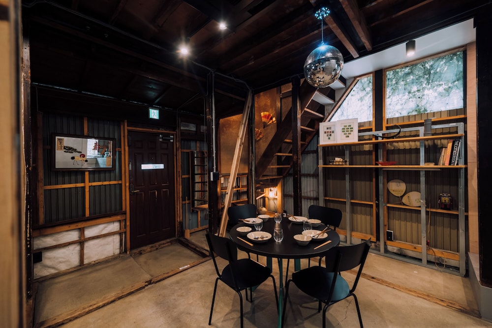 Ivy Place Harajuku Urban Steel Teahouse