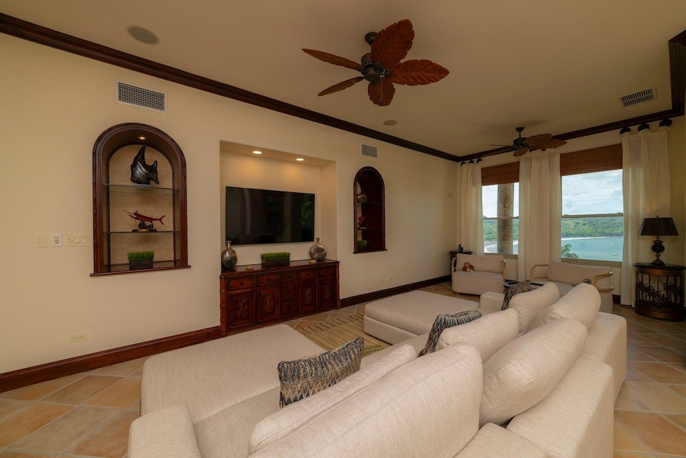 Marbella 6C 3 bed 3 1 2 Bath Ocean View