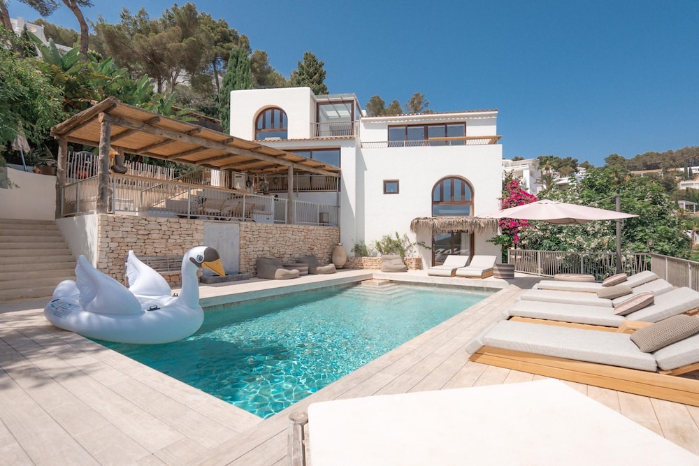 Can Furnet in Ibiza With 4 Bedrooms and 8 Bathrooms