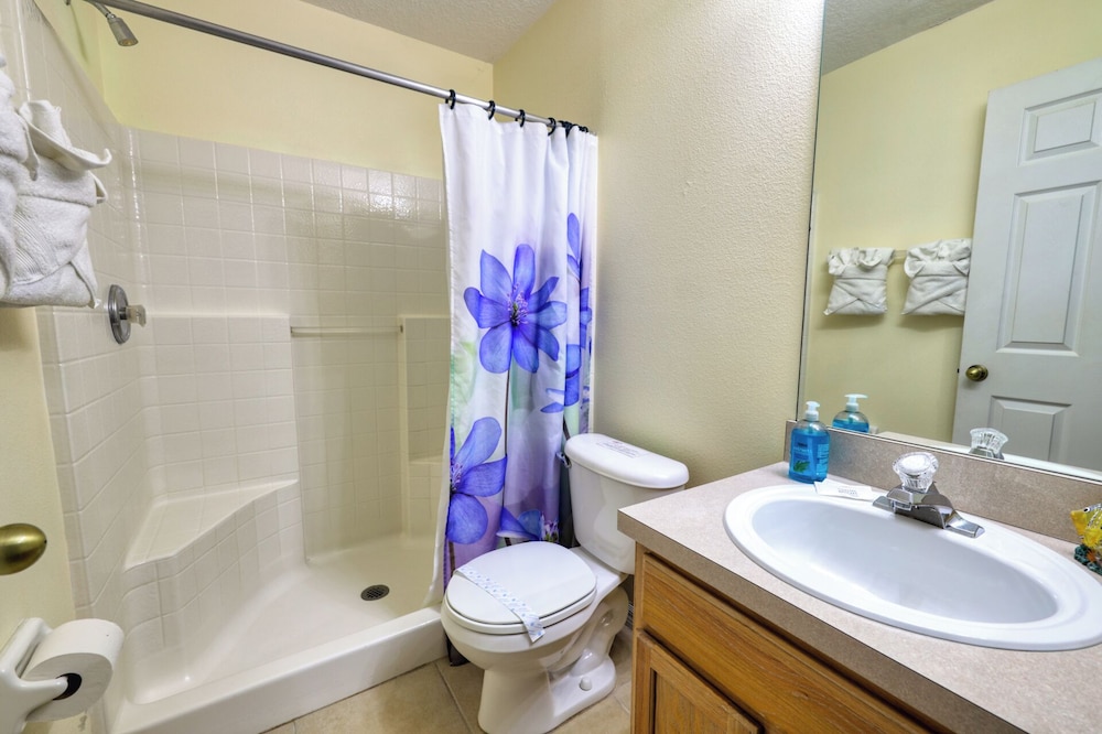 Arler House - Amazing 4 Bed 3 Bath - Private Pool