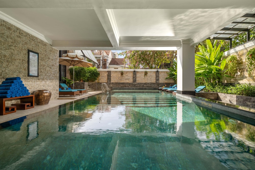 Royal Riverside Hoi An Hotel