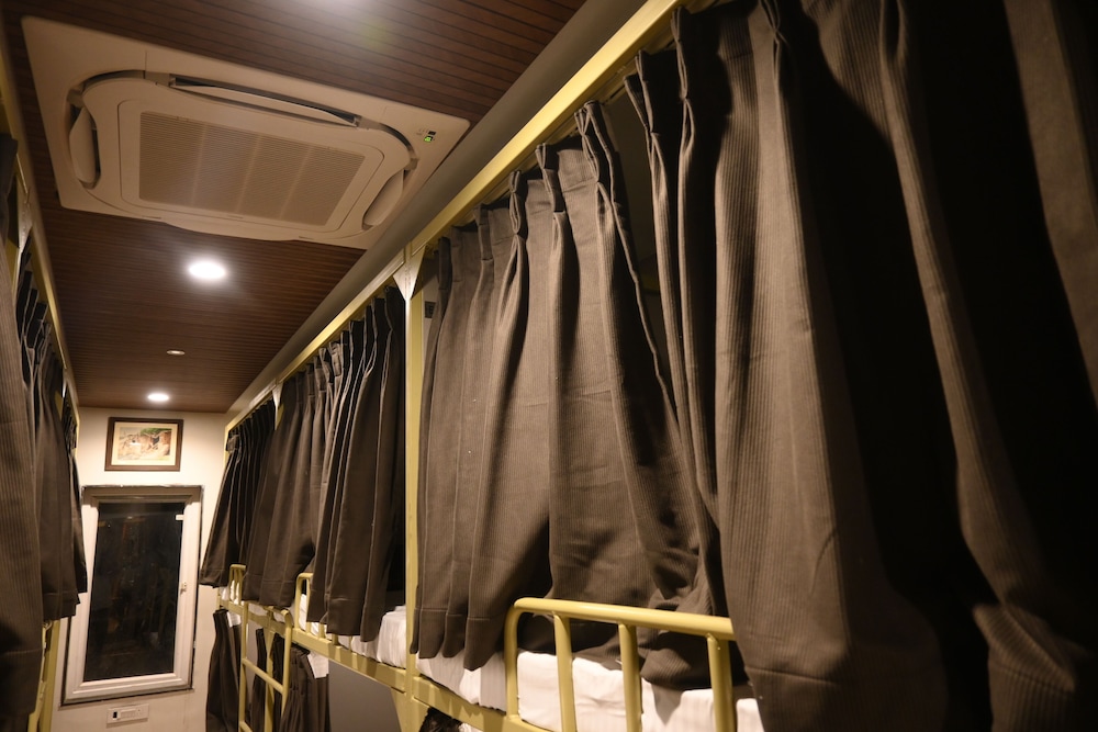 Amara Super Deluxe Dormitory
