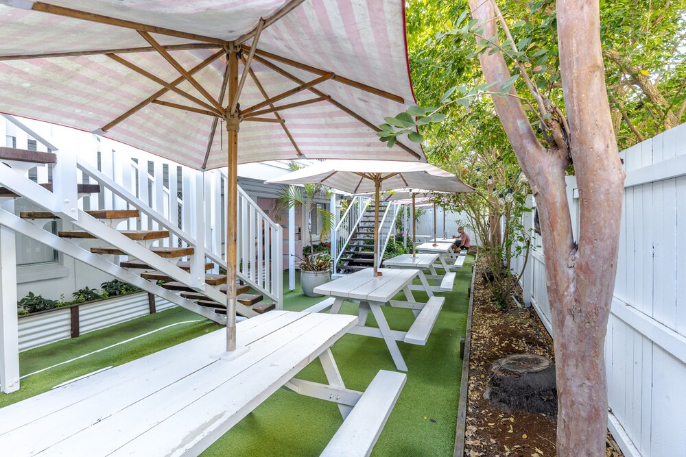 Surf Inn Boutique Backpackers