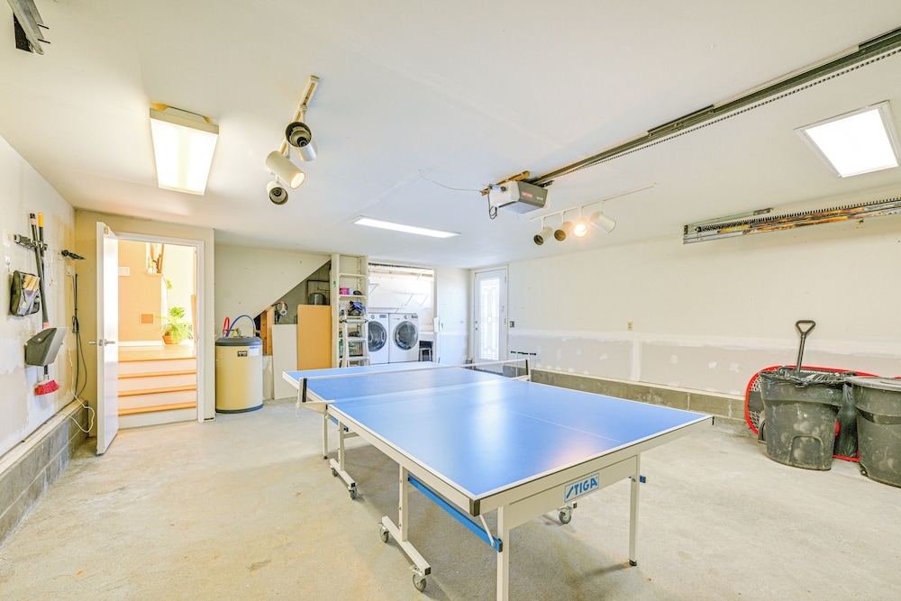 Bayfront Home in Patchogue w/ Deck & Fishing Dock