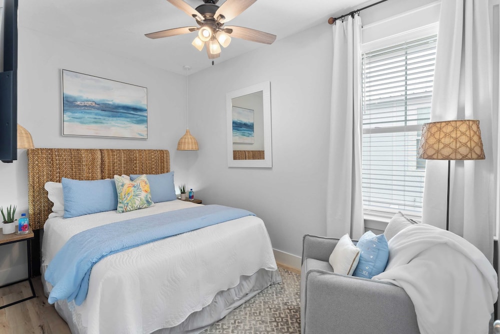 Pool, Patio & Outdoor Dining + Walk to Shore, Pier Park Sanctuary on Sands