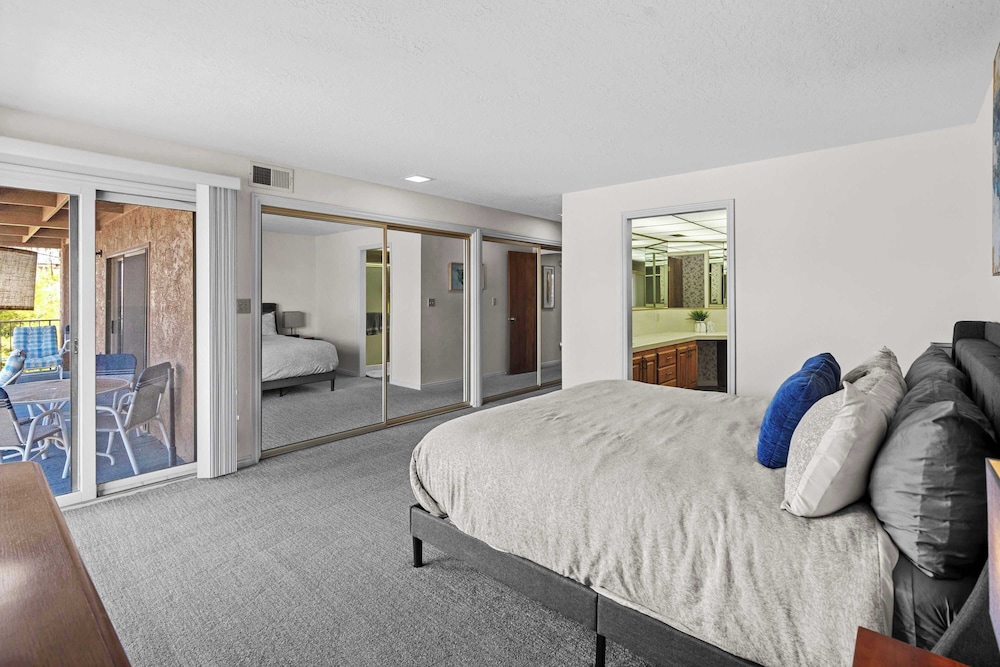 Cozy Condo - Stay for 9