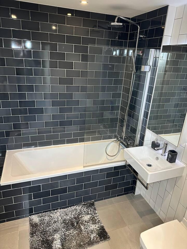 Impeccable 1-bed Apartment in London