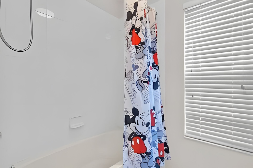 Windsor Hills 5BR 5min to Disney + Pool