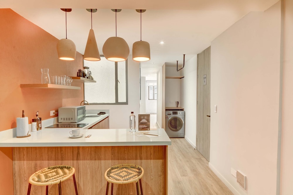 w Beautiful 1BR Retreat in Vibrant Zona T
