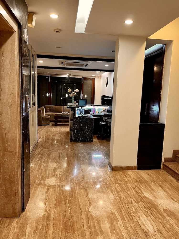 Alpina Hotels & Suites view 2