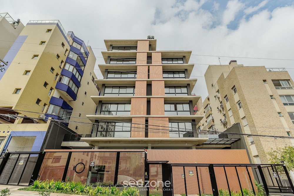 Apartment in Condominium With Gym in PoA - Ips0701