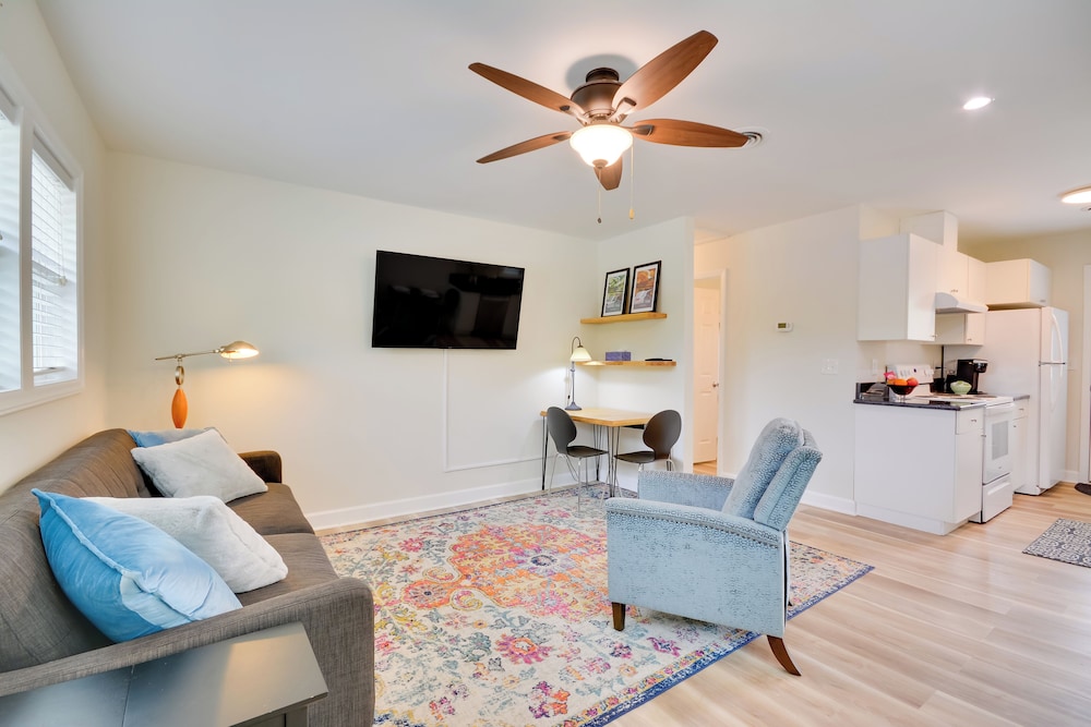 2 Mi to Downtown: Greensboro Home By Park!