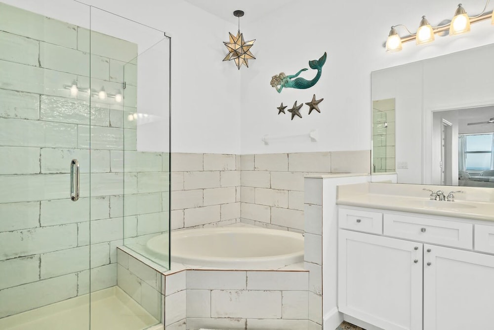 New Luxury Ocean Front 3 Bedroom 2 Bath Condo Sleeps 8 Cinnamon Beach Resort