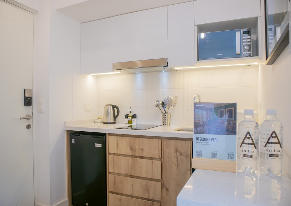 w Lovely 1BR w Balcony in Miraflores