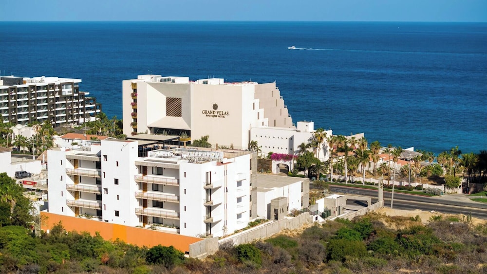 Group Apt #13 #16, no View, 3br, 12 pax