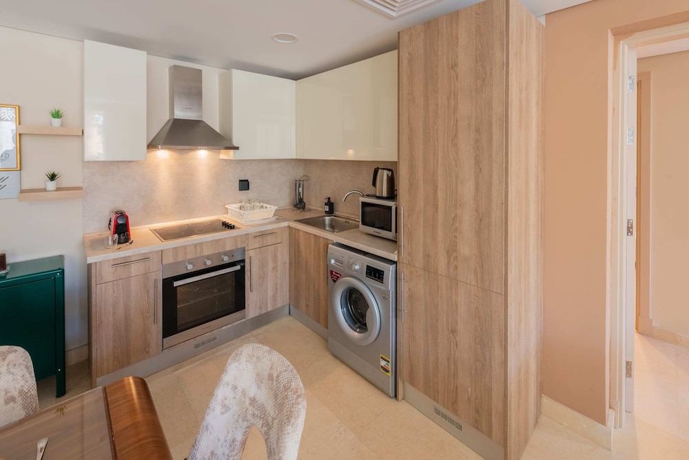 Xuru Stays I Homestyle 3BR Penthouse Pool & Beach View