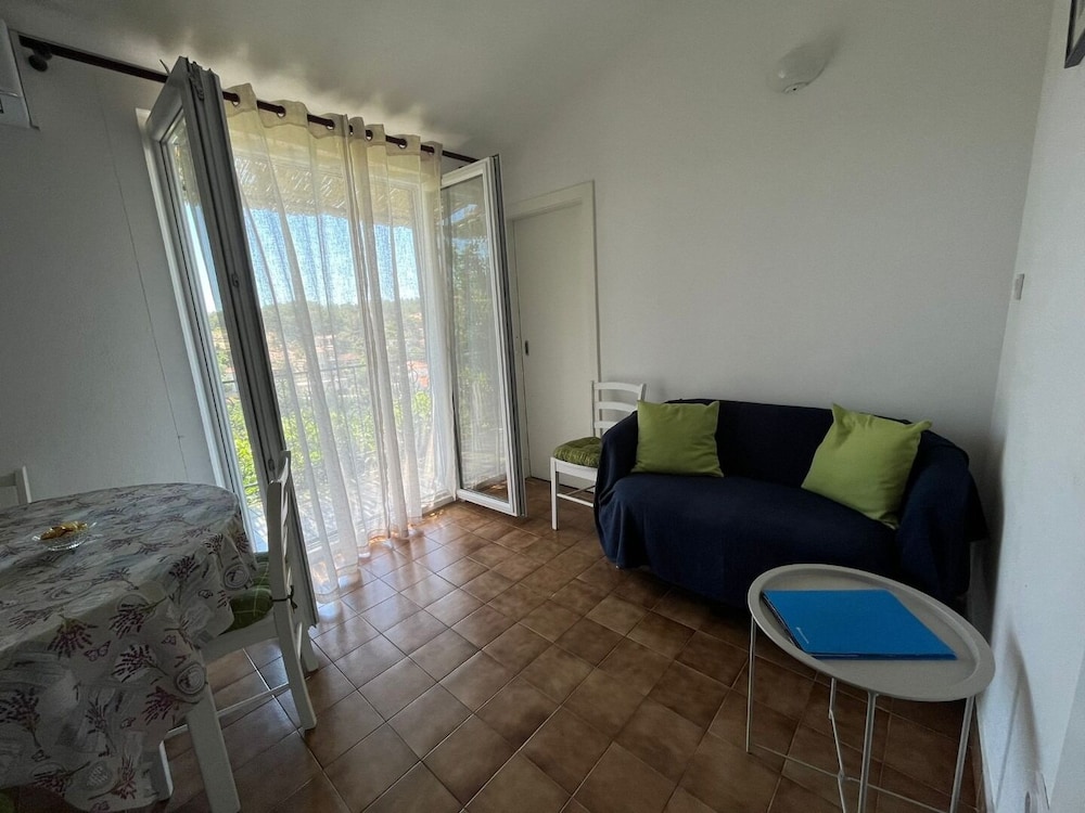 Željko - Affordable and With sea View - A1