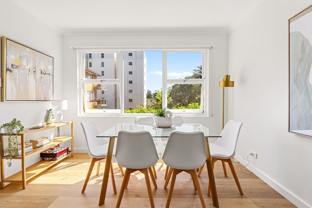 Gorgeous 3-bed Manly Pad, Short Walk to the Beach