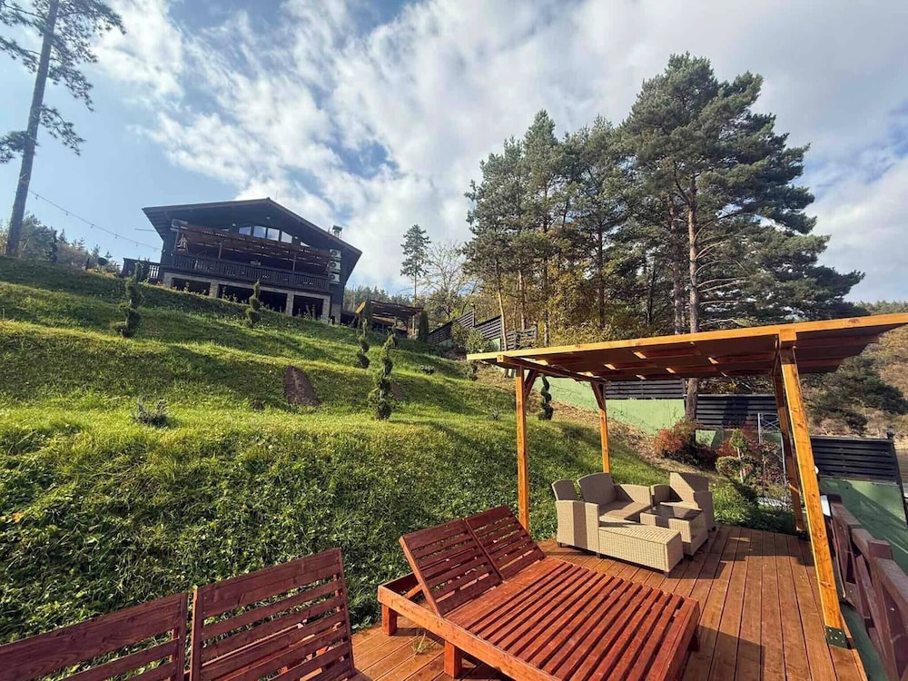 Villa Iskar Lake Residence