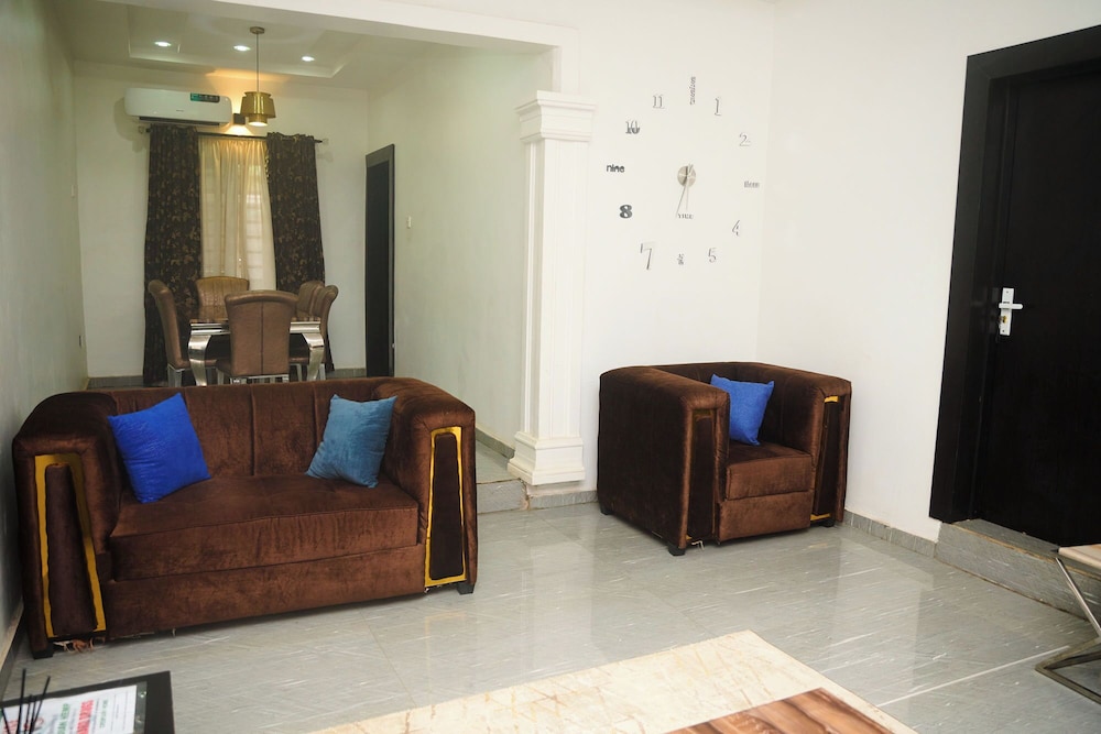 Luxurious 1 Duplex and 3 Flats Apartments, Ugbor Village RD, Benin City Nigeria