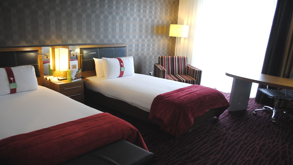 Salford Vacations - Holiday Inn Manchester-Media City UK, an IHG Hotel - Property Image 7