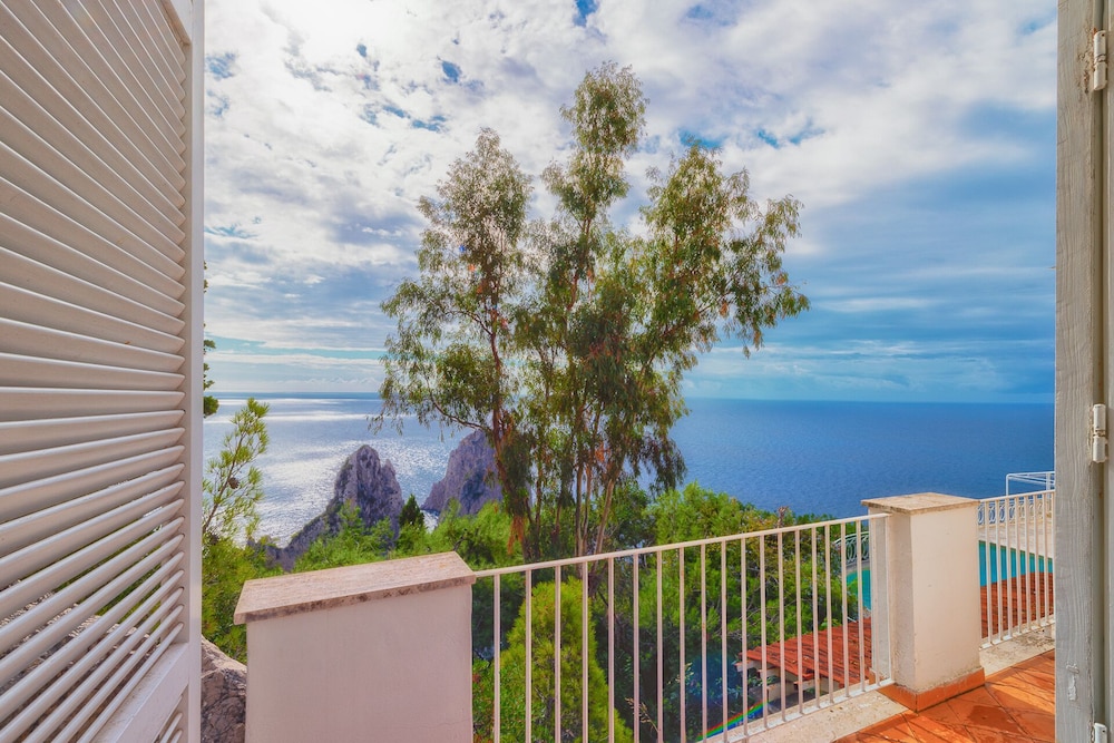 Villacore Capri