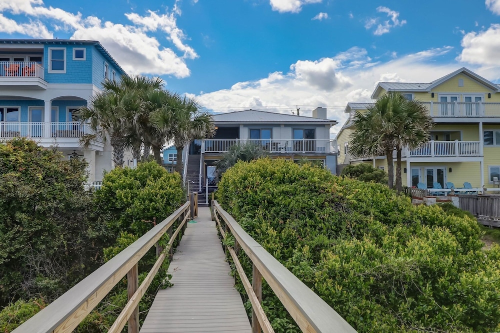 Fernandina Beach Vacations - Dog Friendly Oceanfront Beach House by RedAwning - Property Image 8