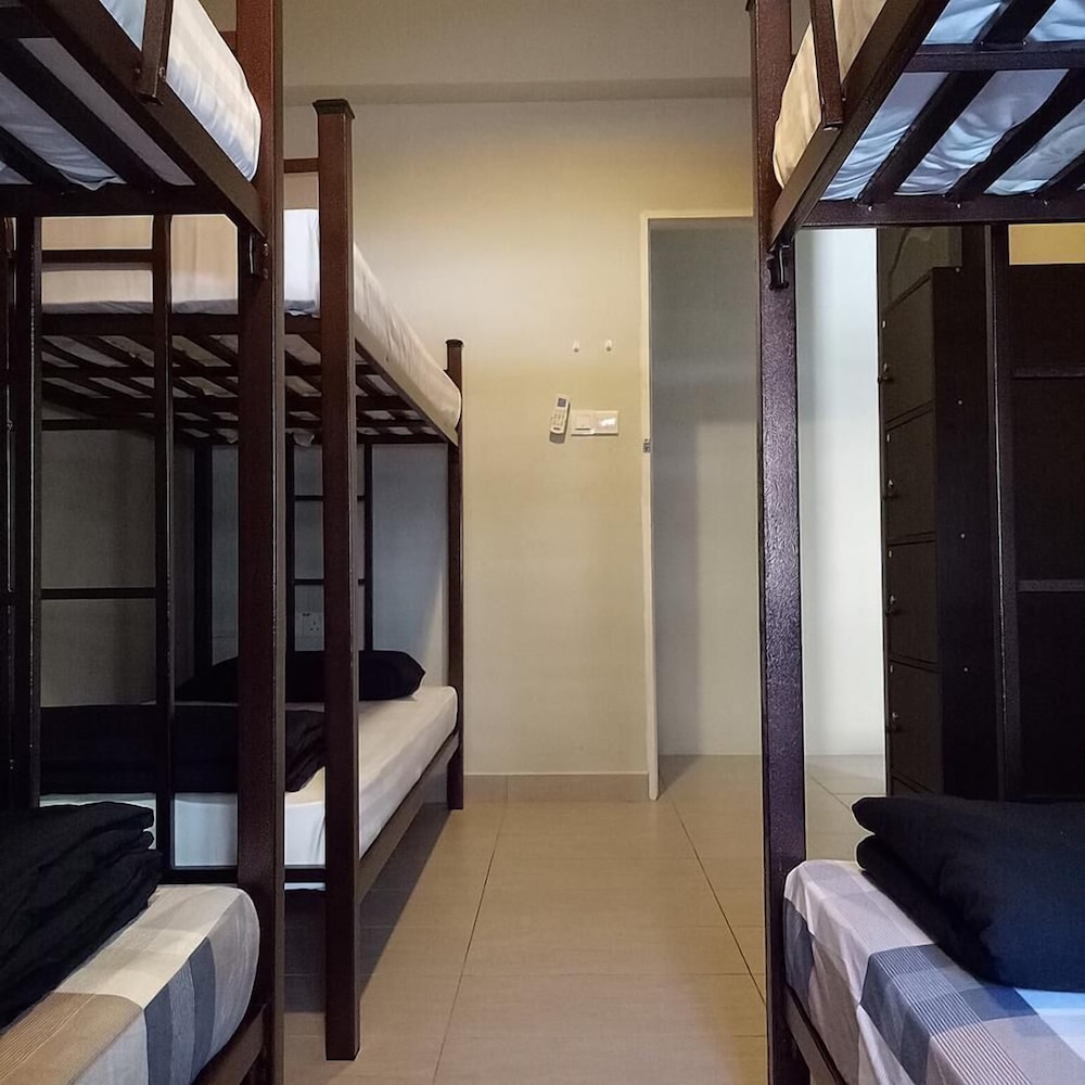 HOOD - Hostel