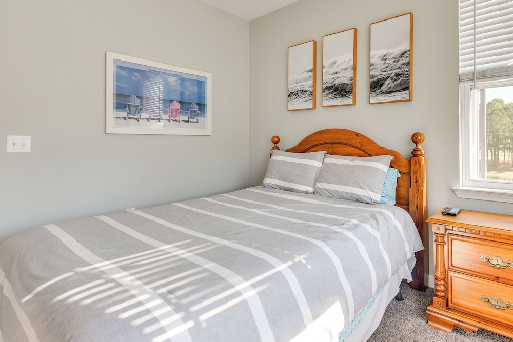 Walk to Crow Creek Golf Club: Condo w/ Pool!