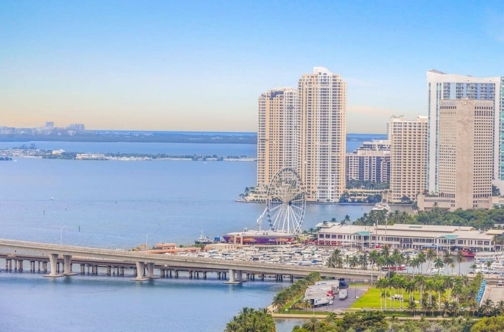 City Vibes Ocean View Next to Art Basel