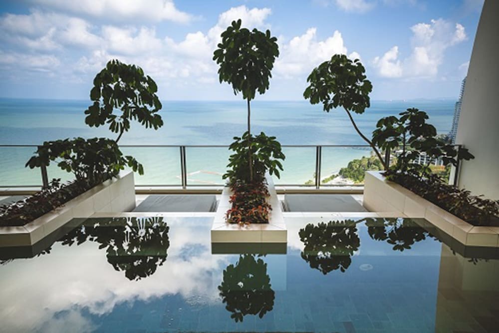 NorthPoint Pattaya Luxury Apartments by GrandisVillas